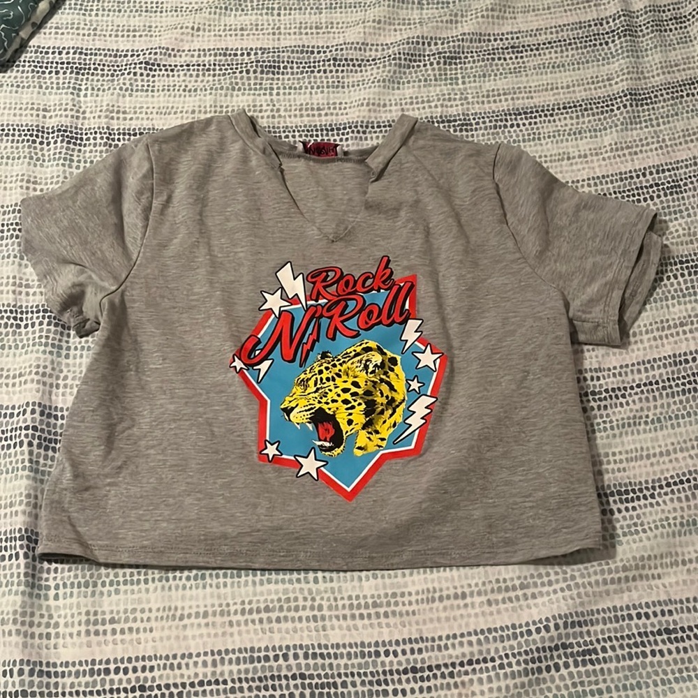 Cropped tee